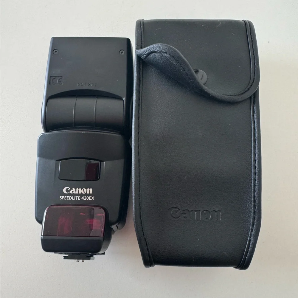 Canon Speedlite 420EX Camera Flash With Case & Instructions NWOT